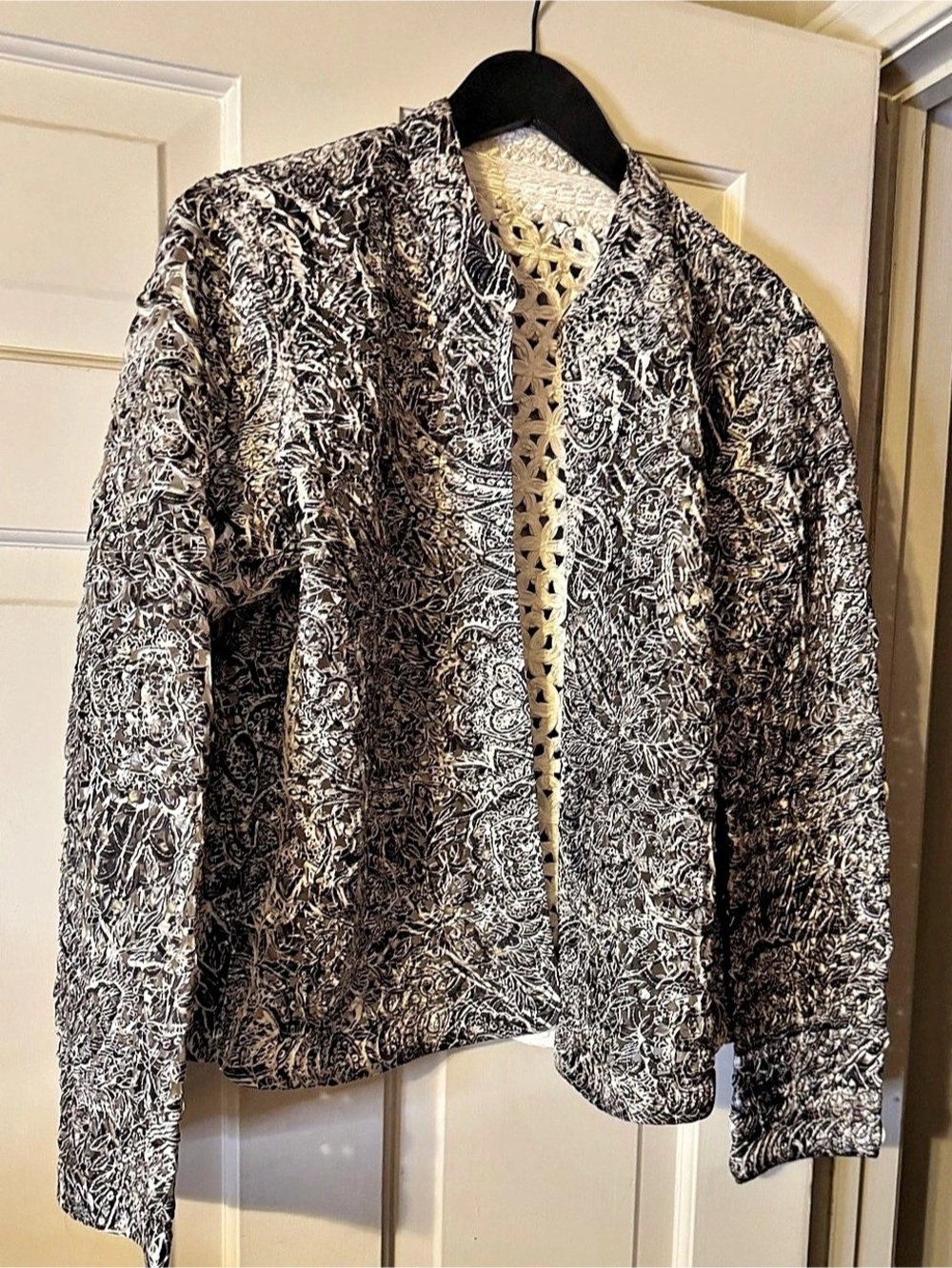 Chicos Black and White Cutout Reversible Jacket Size US 8-10 Medium see notes